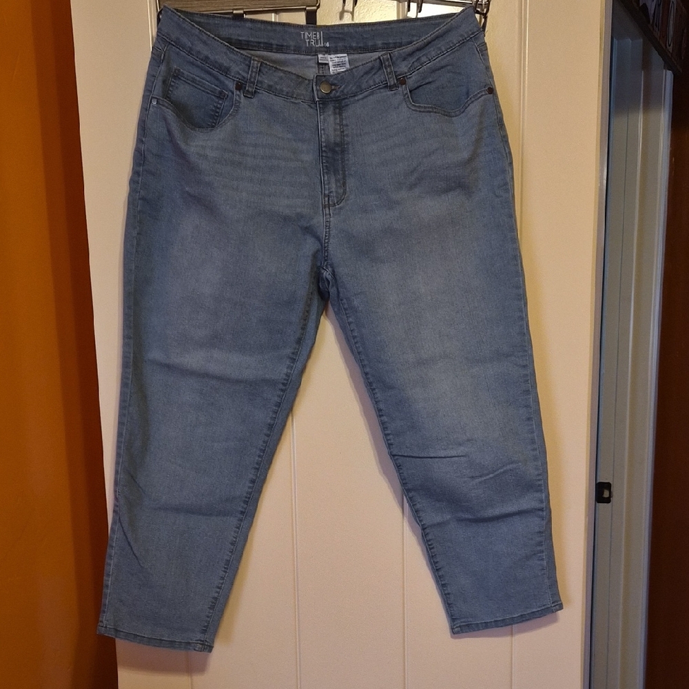 Time and Tru Women's Light Blue Ankle Jeans